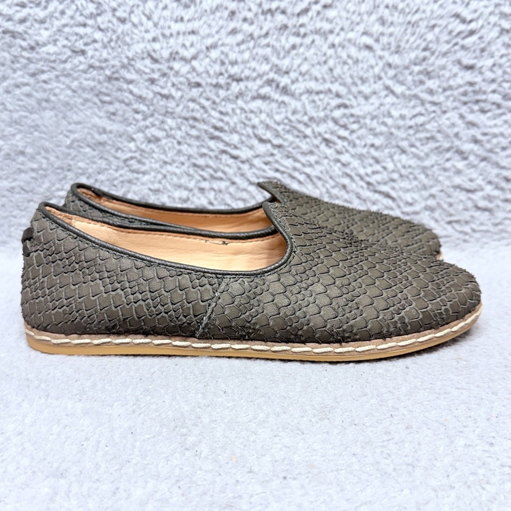 CHARIX Classic Womens Size 6 Artisan Leather Slip On Loafers Gator Green